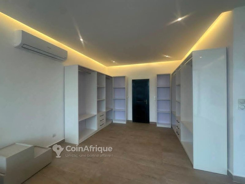 Villa luxueuse de 6 pièces avec piscine et jacuzzi