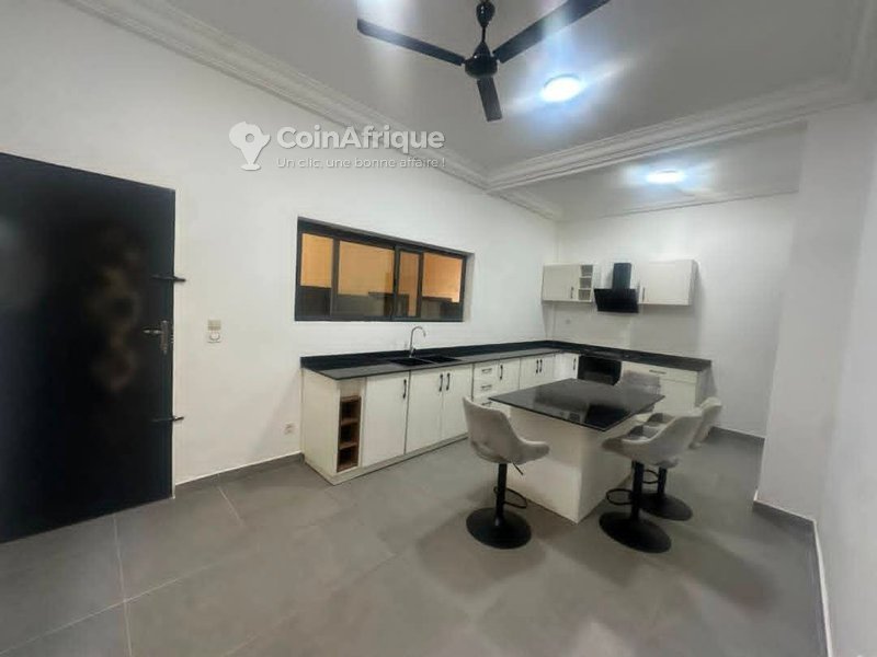 Villa luxueuse de 6 pièces avec piscine et jacuzzi
