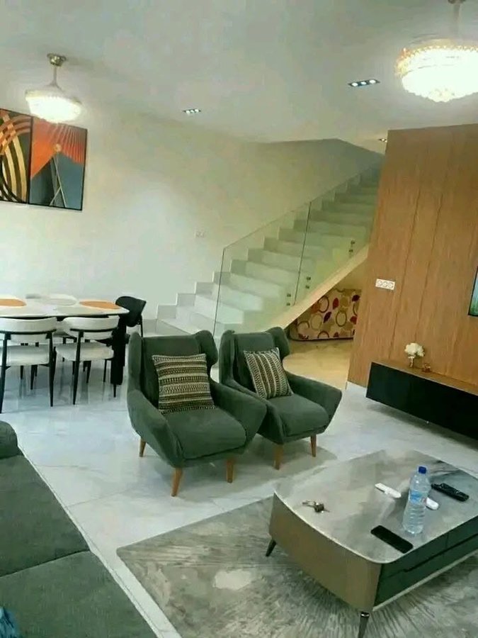 Villa meublée de 3 pièces avec terrasse et climatisation à Akogbato