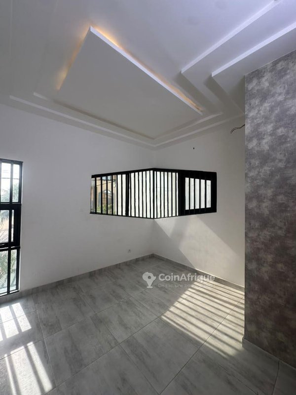 Villa duplex de 2 pièces avec séjour lumineux et garage