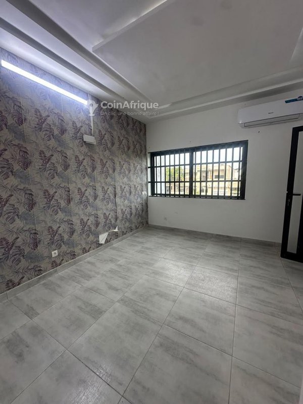 Villa duplex de 2 pièces avec séjour lumineux et garage