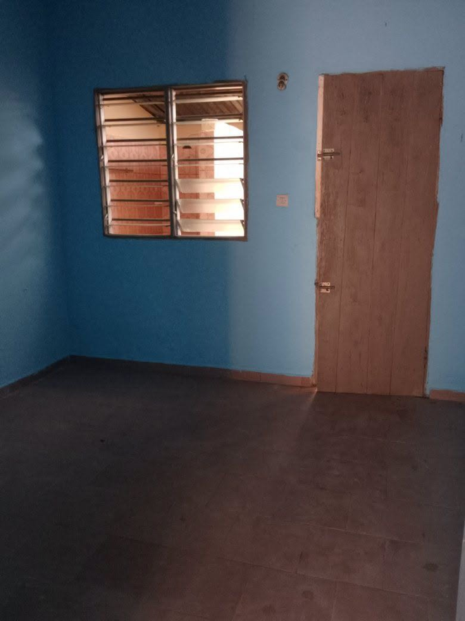Appartement 1 pièce avec douche séparée et accès véhicule