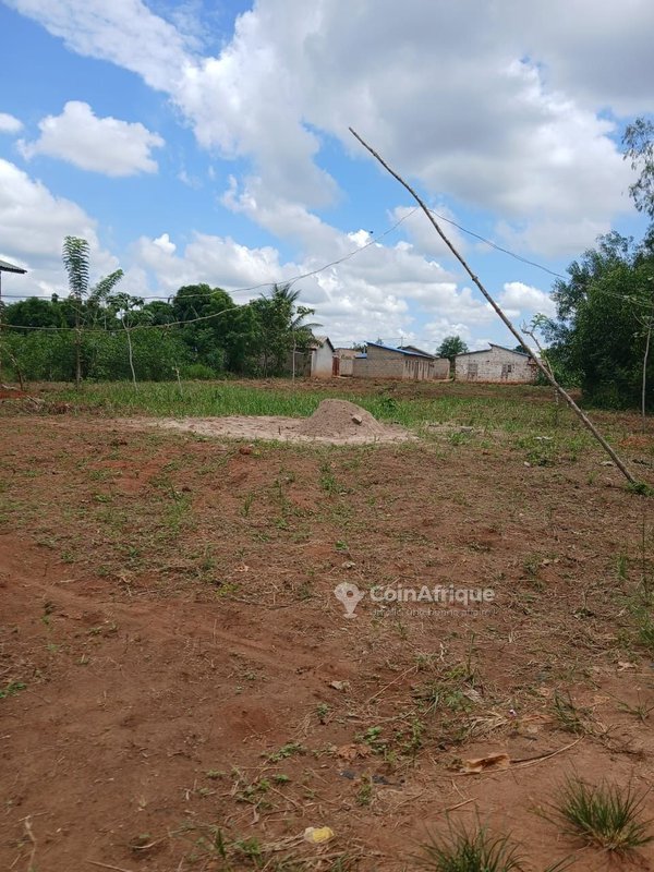 Terrain viabilisé de 400 m² avec titre foncier et accès toute saison