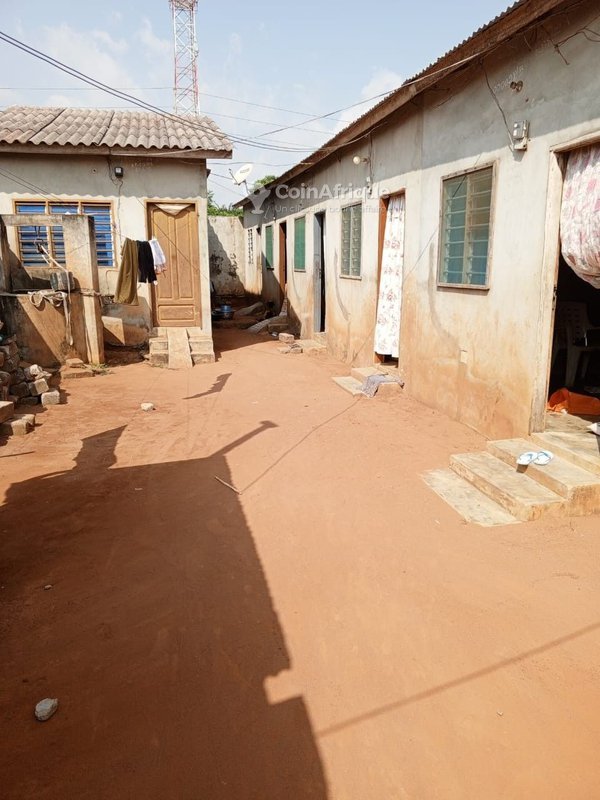 Villa spacieuse de 7 pièces avec documents légaux complets