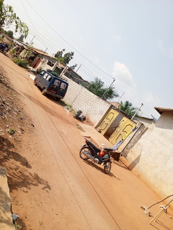 Villa spacieuse de 7 pièces avec documents légaux complets