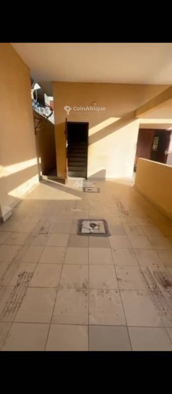 Villa luxueuse de 2 pièces avec style américain et deux garages