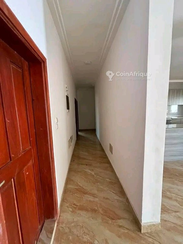 Appartement meublé de standing type penthouse avec terrasse privée et climatisation