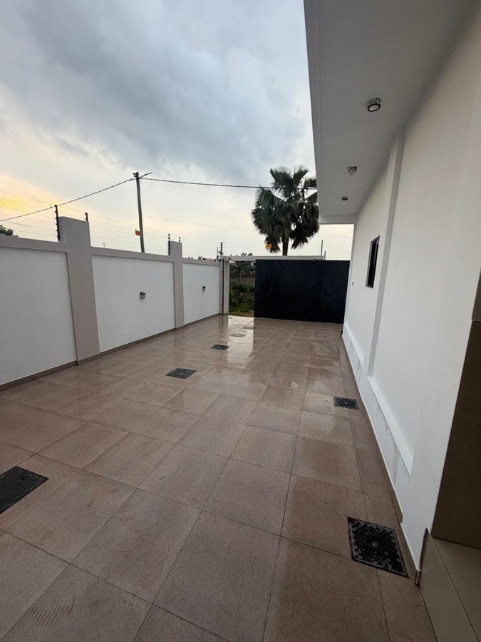 Villa luxueuse de 4 pièces avec piscine et jardin aménagé