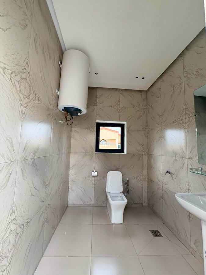 Villa luxueuse de 4 pièces avec piscine et jardin aménagé