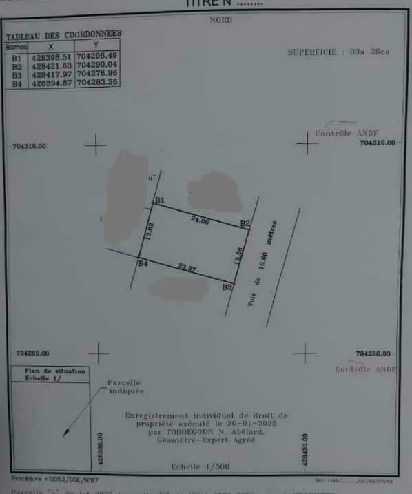 Terrain spacieux de 326 m² avec titre foncier personnel et levé topographique