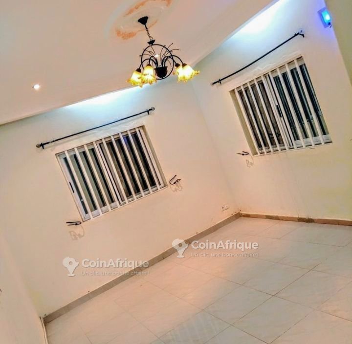 Appartement d'une chambre avec balcon et climatisation dans une résidence sécurisée