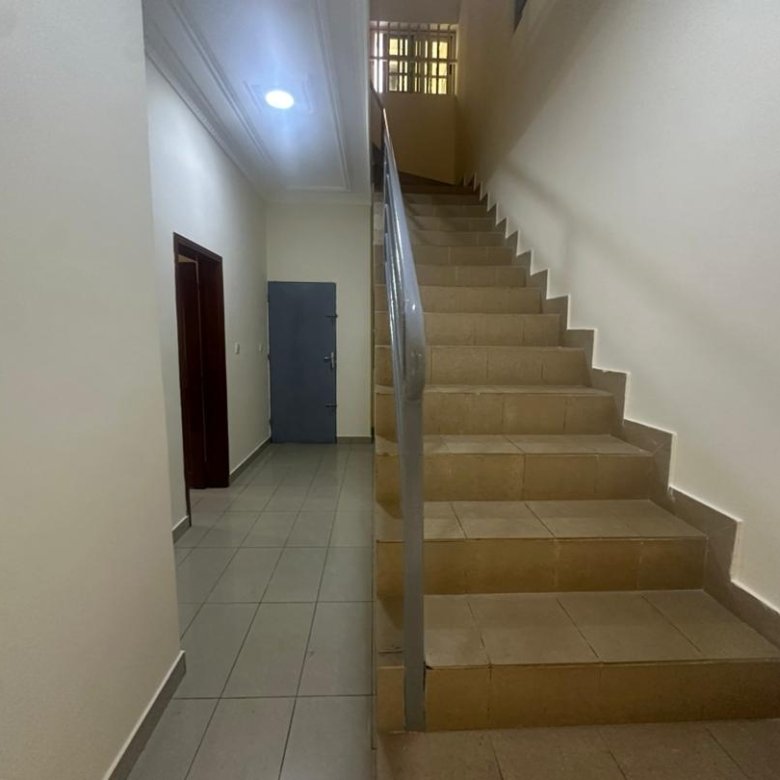 Villa luxueuse de 5 pièces avec piscine et jardin en location