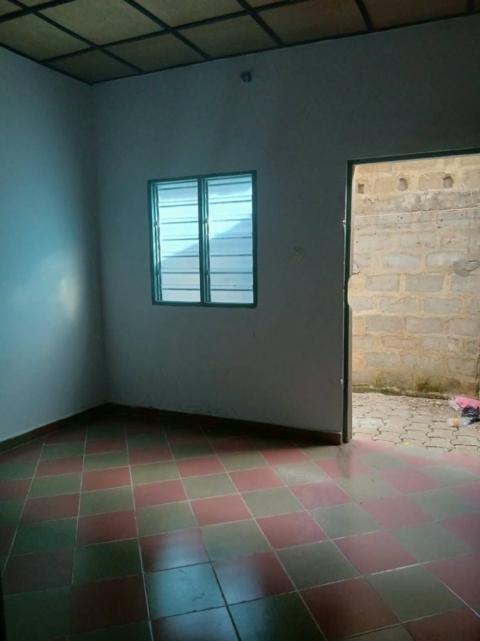 Appartement d'une pièce avec terrasse et sécurité renforcée