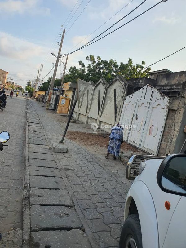 Terrain exceptionnel de 380 m² avec emplacement stratégique idéal pour projets immobiliers