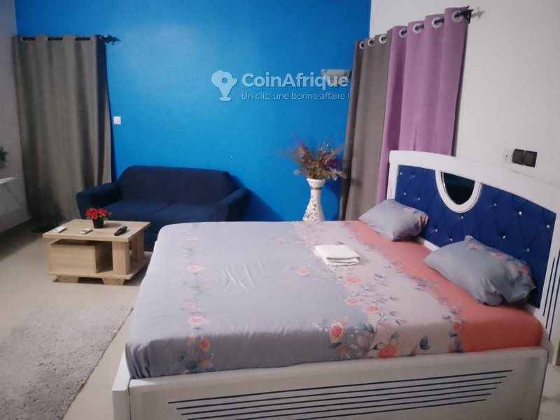 Studio meublé d'exception avec équipements haut de gamme et connectivité premium