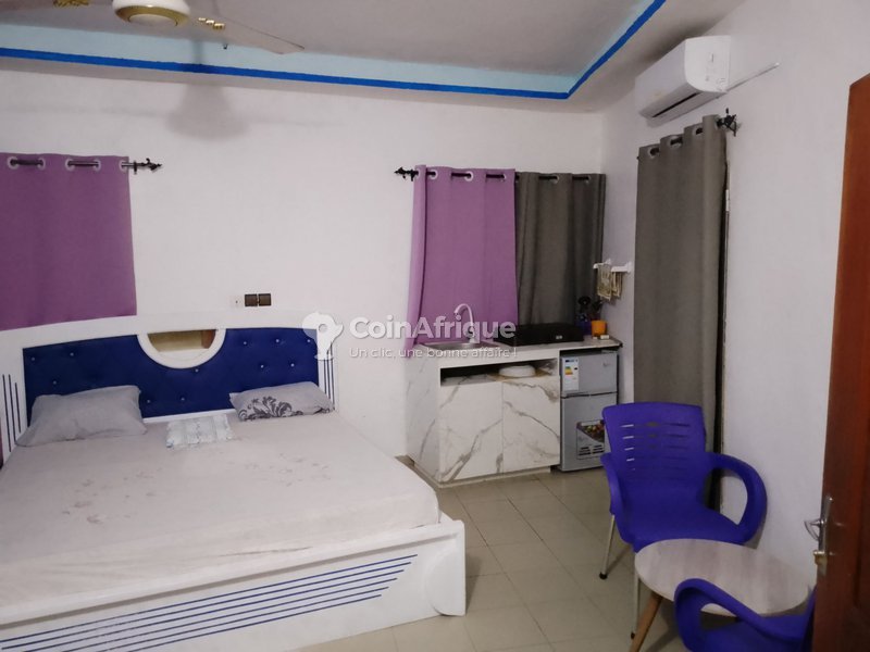 Studio meublé d'exception avec équipements haut de gamme et connectivité premium