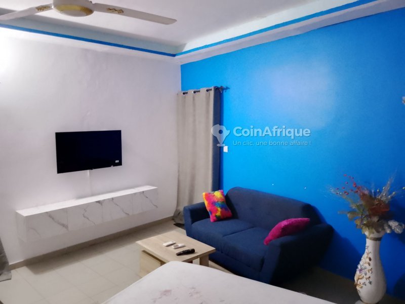 Studio meublé d'exception avec équipements haut de gamme et connectivité premium