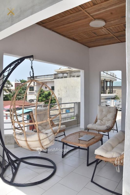 Appartement meublé d'une chambre avec grande terrasse et garage