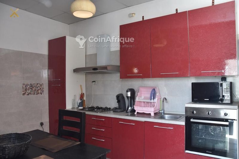 Appartement meublé d'une chambre avec grande terrasse et garage
