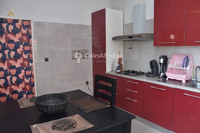 Appartement meublé d'une chambre avec grande terrasse et garage
