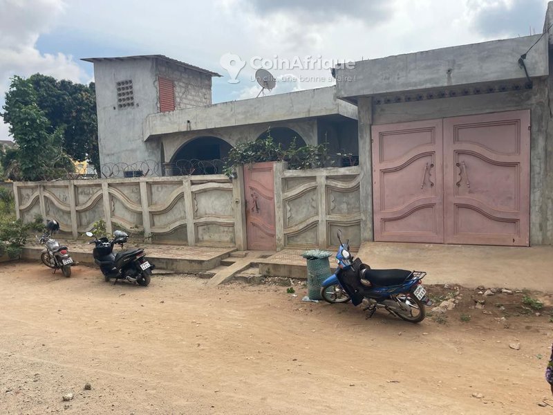 Villa luxueuse de 5 pièces avec garage spacieux et titre foncier personnel