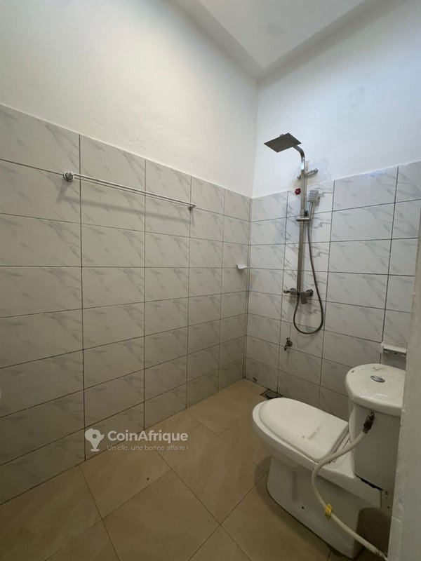 Appartement meublé d'une pièce avec WiFi, eau chaude et cadre calme