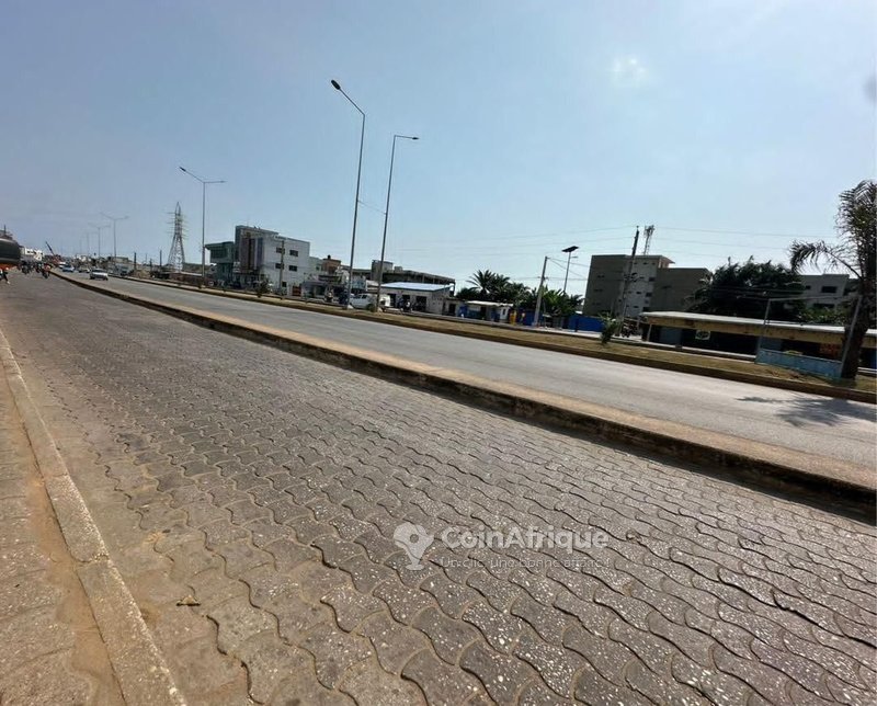 Terrain exceptionnel de 3412m² avec titre foncier personnel et revenus locatifs