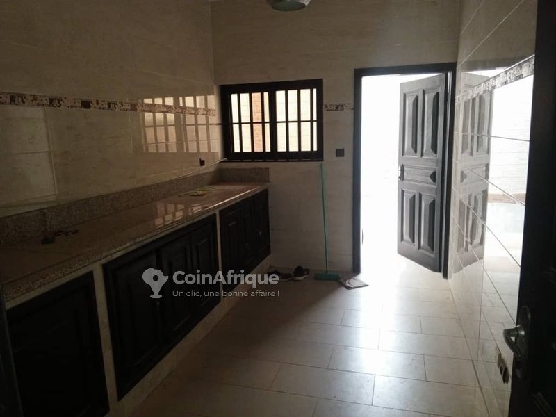 Villa luxueuse de 6 pièces avec jardin et terrasses spacieuses