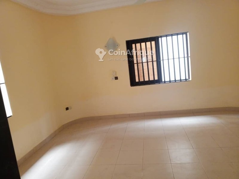 Villa luxueuse de 6 pièces avec jardin et terrasses spacieuses