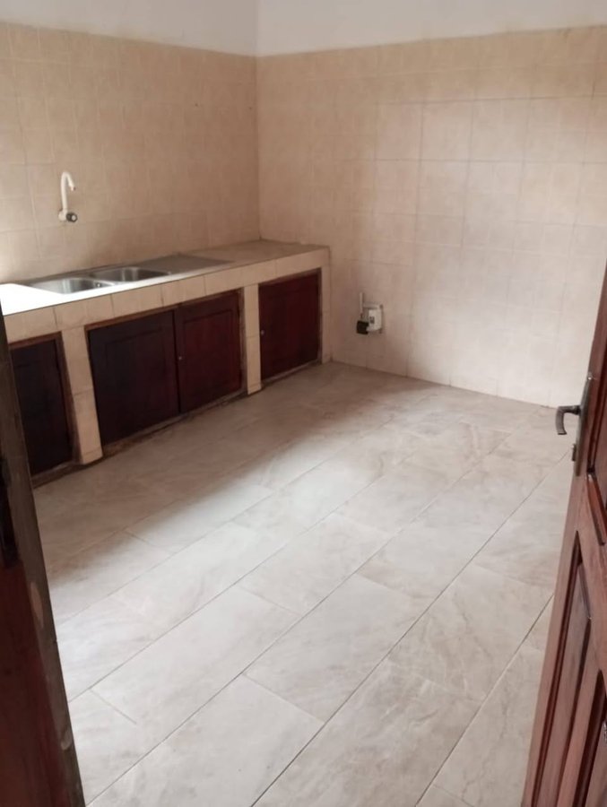 Appartement lumineux de 2 pièces avec sécurité et garage privé