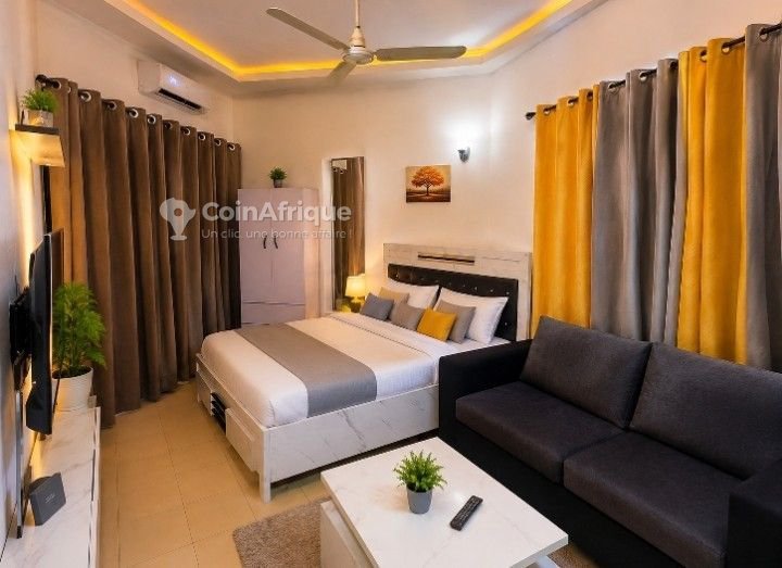 Studio meublé climatisé avec balcon et WiFi gratuit