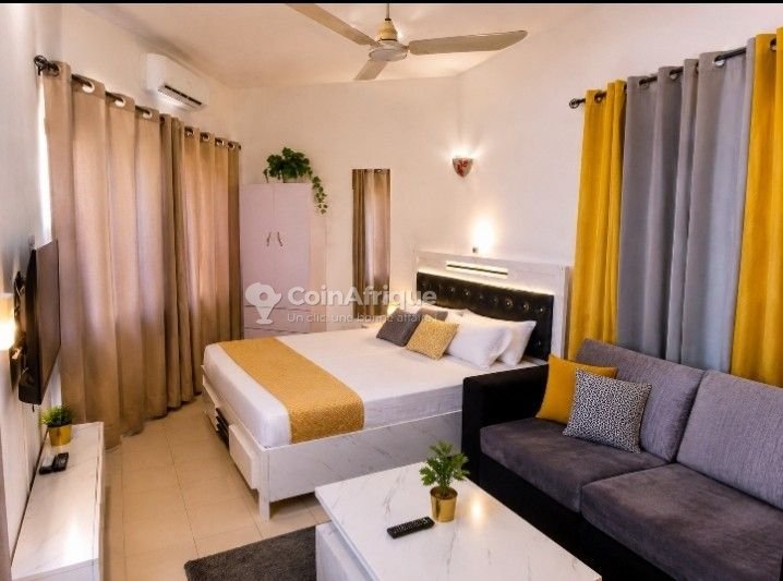 Studio meublé climatisé avec balcon et WiFi gratuit