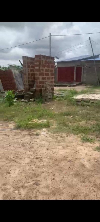 Maison de 4 pièces avec titre foncier - Gros œuvre terminé et potentiel locatif élevé