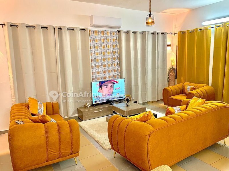 Appartement meublé 3 pièces avec climatisation et garage personnel à proximité de la plage