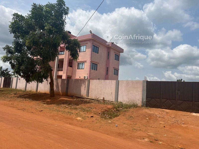 Terrain nu de 400 m² avec voies larges et titre foncier