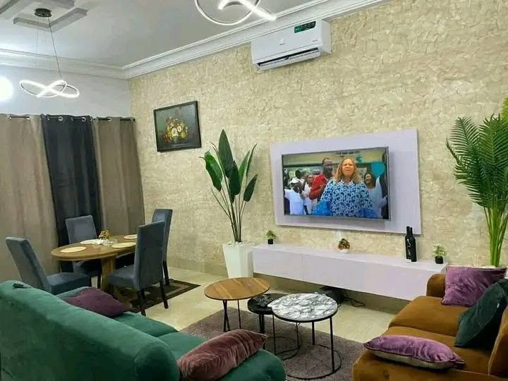 Appartement meublé F3 avec climatisation et terrasse - Équipements haut de gamme