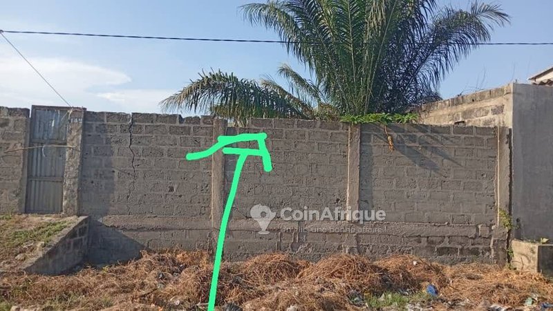 Terrain à vendre avec titre foncier en cours et documents complets