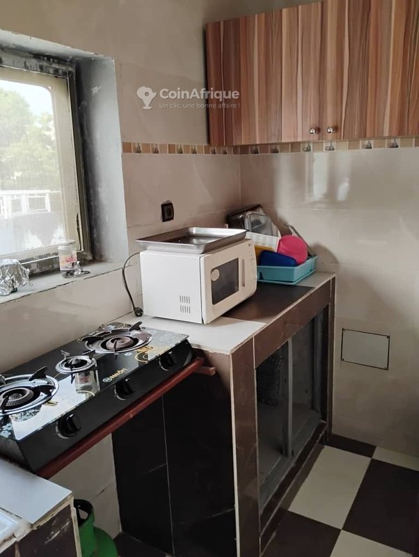 Appartement meublé d'une pièce avec climatisation à Fidjrossè Plage