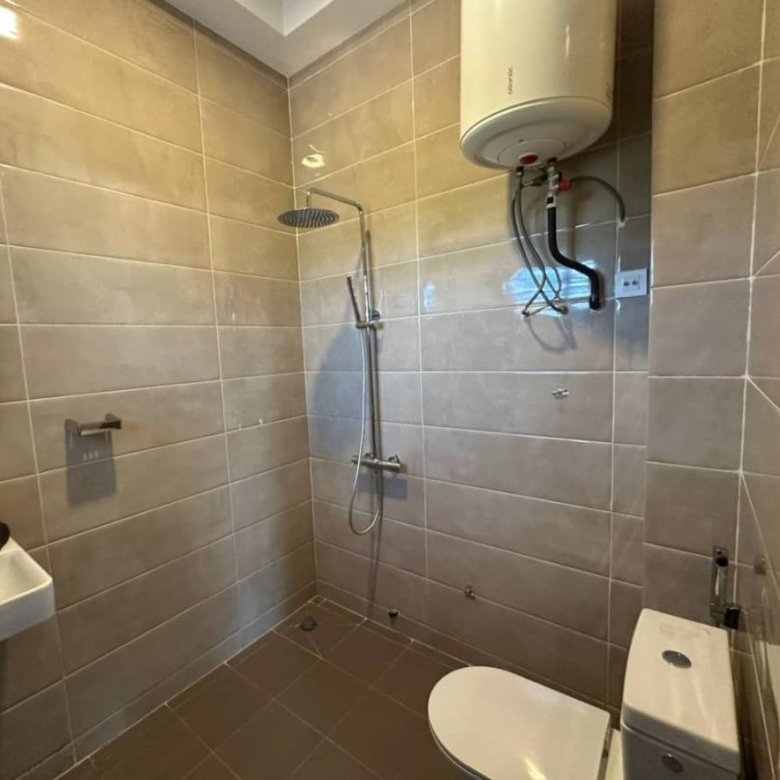 Appartement meublé 2 pièces avec salon dans un immeuble de standing