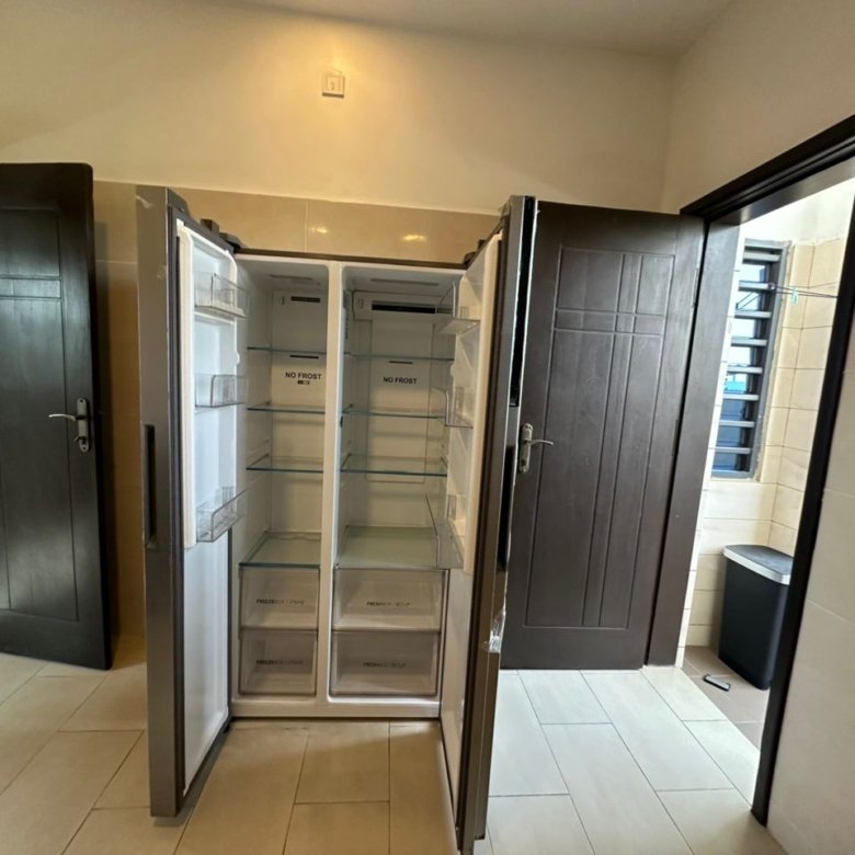 Appartement meublé 2 pièces avec salon dans un immeuble de standing