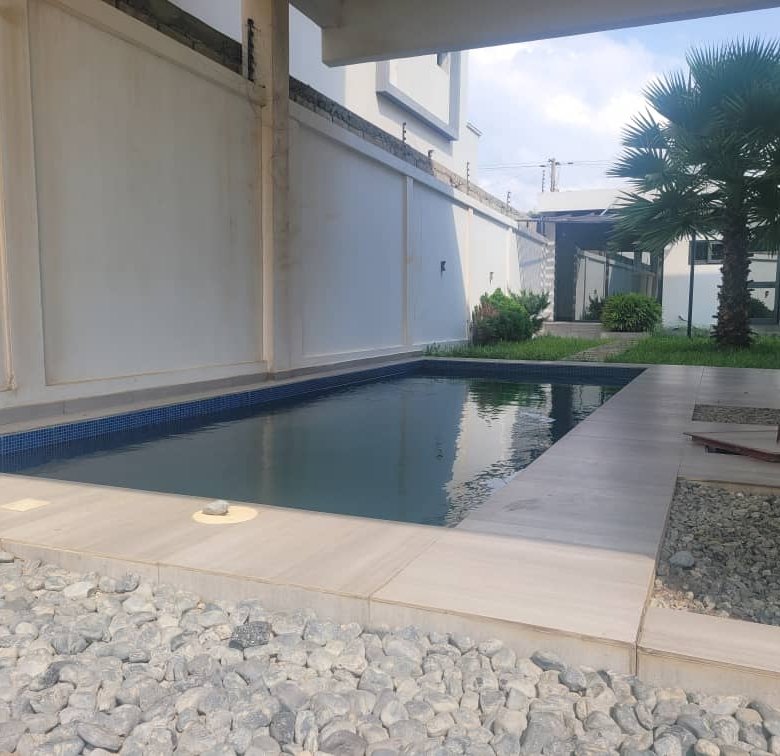 Villa luxueuse de 6 chambres avec piscine et vue sur la mer