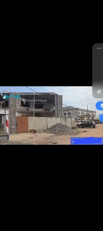 Terrain spacieux de 463 m² avec titre foncier personnel en angle de rue