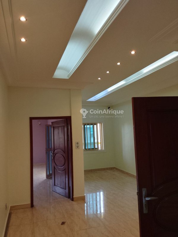 Villa luxueuse de 10 pièces avec piscine et salle des fêtes