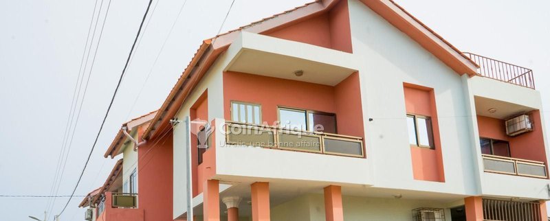 Appartement meublé duplex de 3 pièces avec terrasse et parking personnel