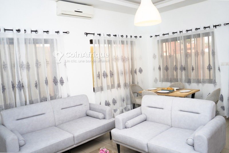 Appartement meublé duplex de 3 pièces avec terrasse et parking personnel