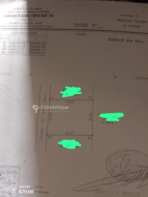 Terrain exceptionnel de 1520 m² en bordure de route goudronnée à proximité d'une église
