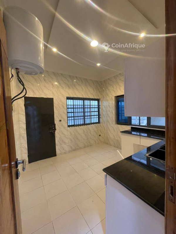 Villa luxueuse de 4 pièces avec climatisation et entrée personnelle