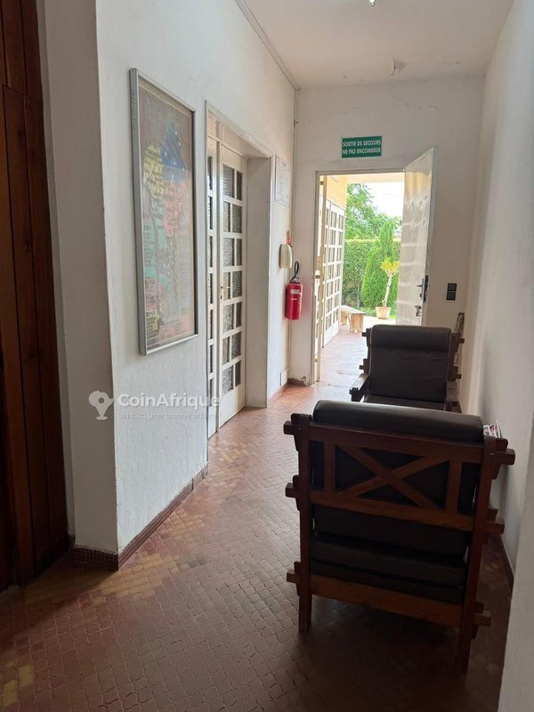 Villa luxueuse de 10 chambres avec jardin et terrasse spacieuse