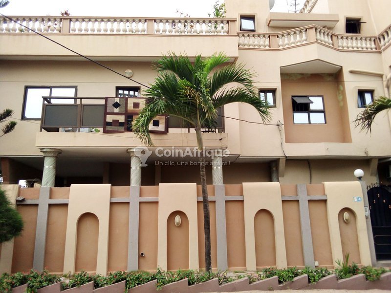 Appartement meublé de 4 pièces avec climatisation et balcon à proximité de la plage