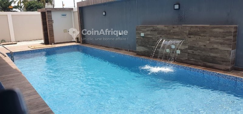 Villa spacieuse de 3 pièces avec garage et boutique en location